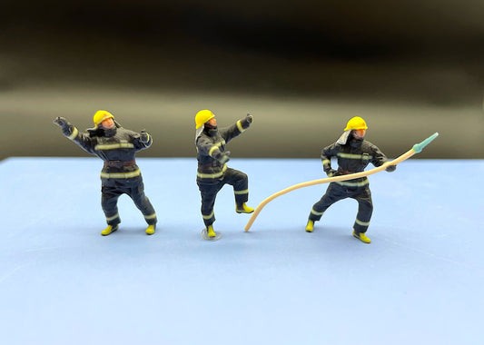 Miniature Firefighters with Hose Figures. 1:64 Scale.