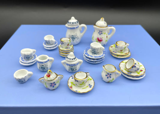 Miniature Tea Set. 16 Pieces. Dollhouse Kitchen Accessories. 1:12 Scale